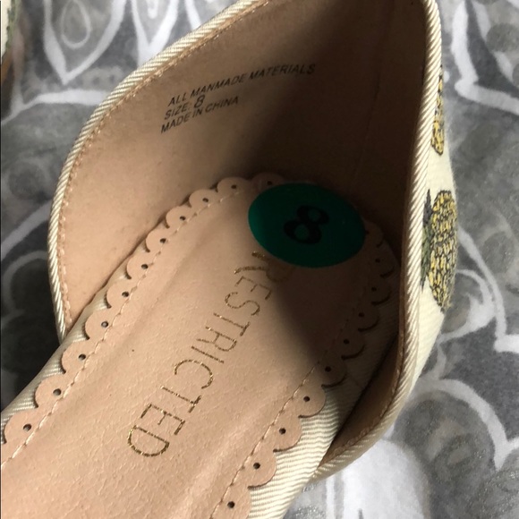 Pineapple shoes - Picture 4 of 5